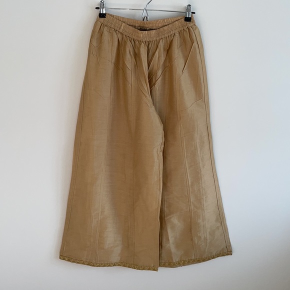 High-Low Style Indian Suit - Picture 5 of 10